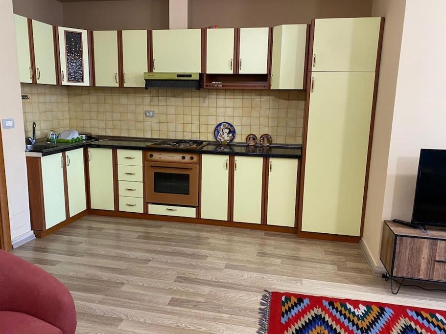 *Heart Of New Bazaar 1 Bed Apt* Appartamento Tirana Esterno foto
